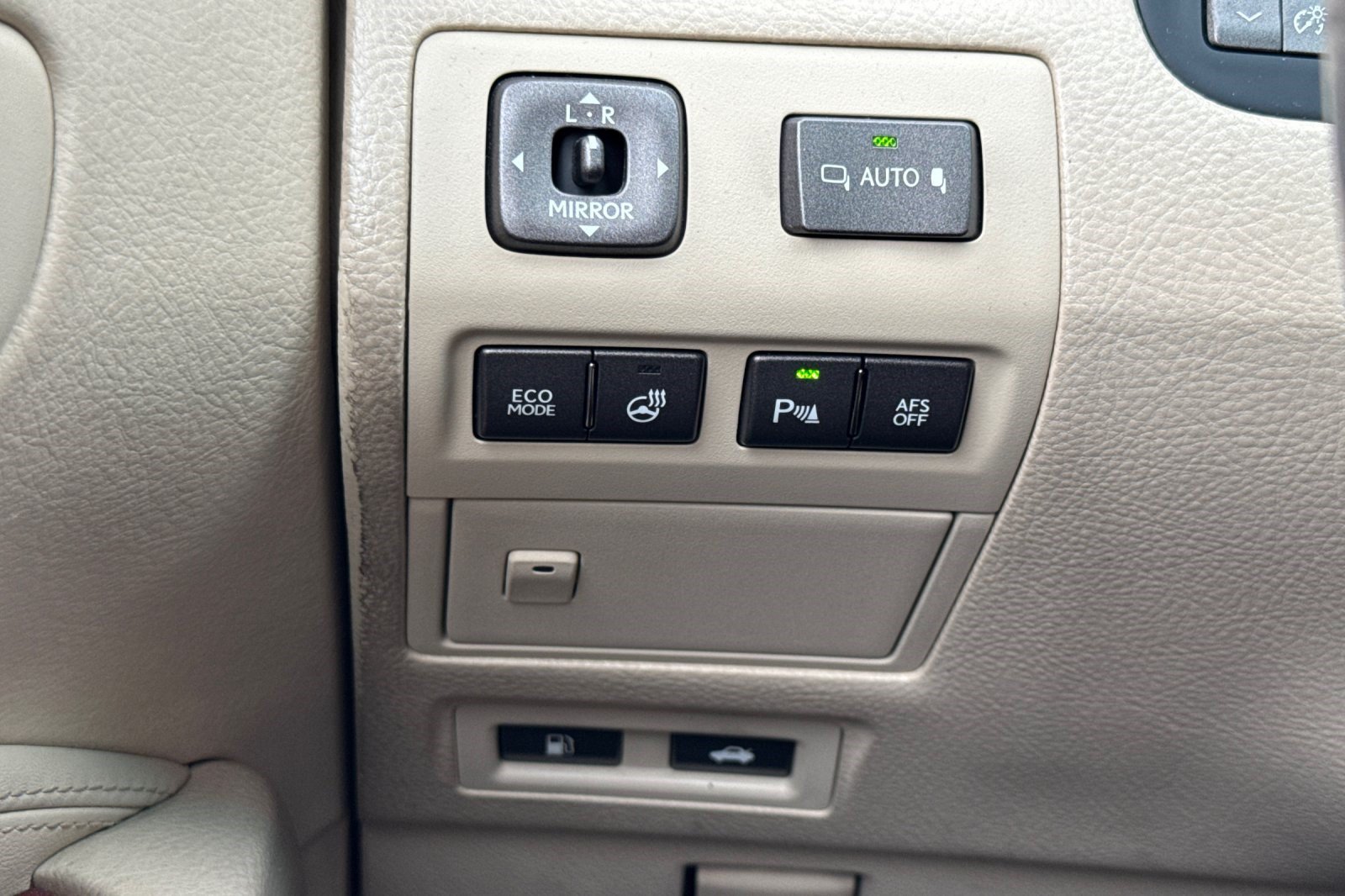Used 2011 Lexus LS 460 L w/ Luxury Value Edition RWD image 37
