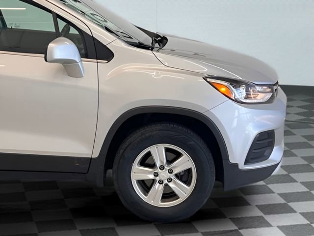 Used 2020 Chevrolet Trax LT w/ Driver Confidence Package AWD/4WD image 9