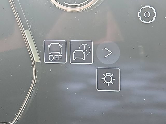 Used 2024 Chevrolet Equinox EV LT FWD image 23