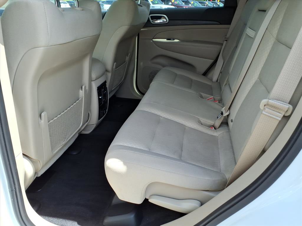 Used 2022 Jeep Grand Cherokee Laredo E w/ Security & Convenience Group AWD/4WD image 5