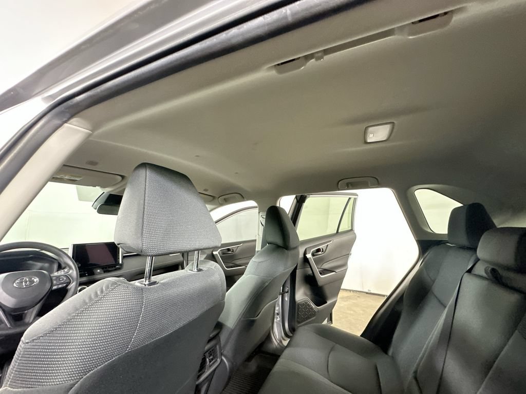 Used 2024 Toyota RAV4 LE AWD/4WD image 13