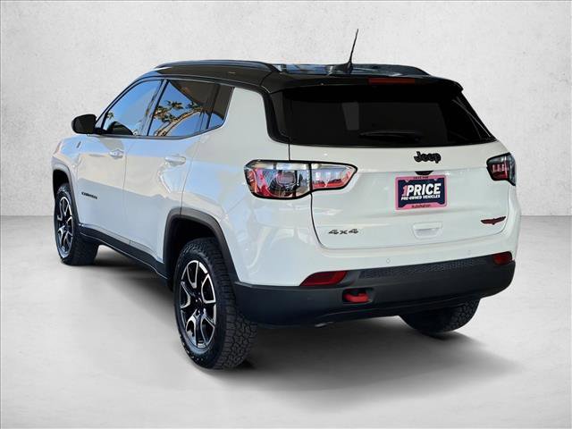 Used 2025 Jeep Compass Trailhawk image 3