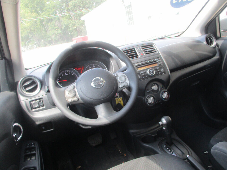 Used 2013 Nissan Versa SV w/ Convenience Pkg FWD image 7