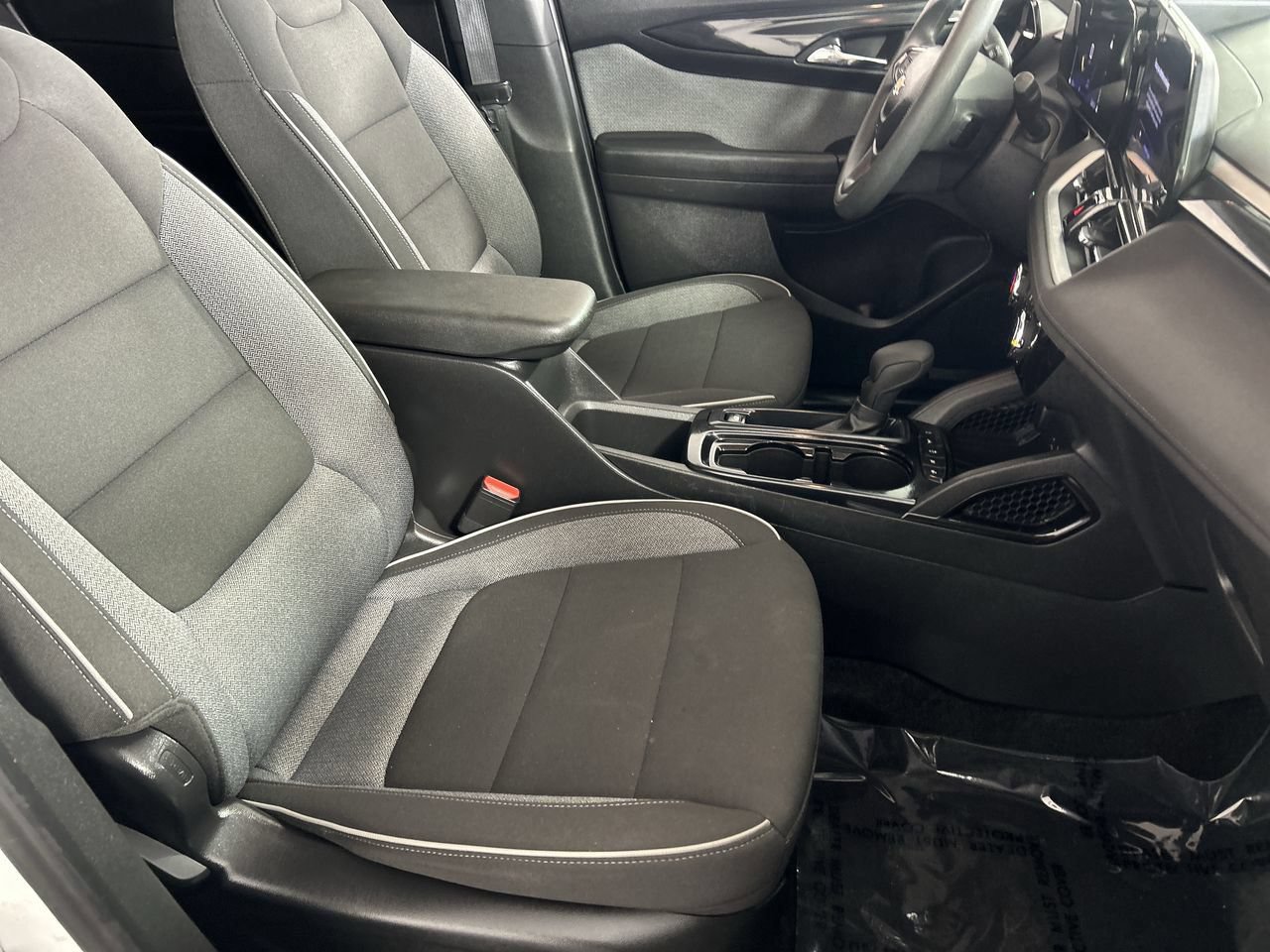 Used 2025 Chevrolet TrailBlazer LT FWD image 26