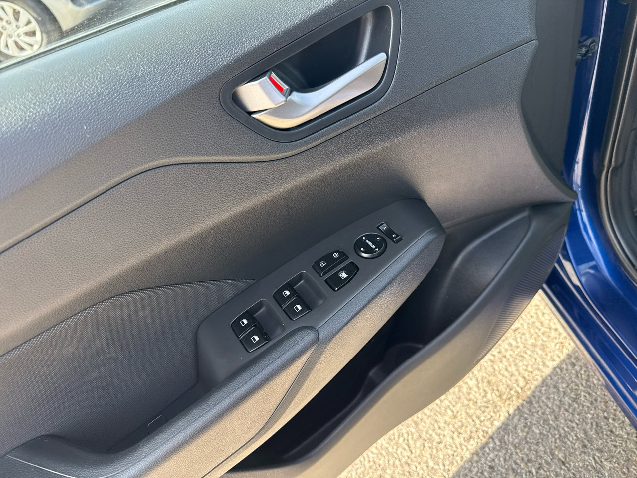 Used 2020 Hyundai Accent SE image 12