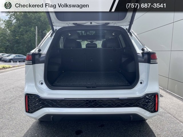 New 2025 Volkswagen Tiguan SE R-Line image 20