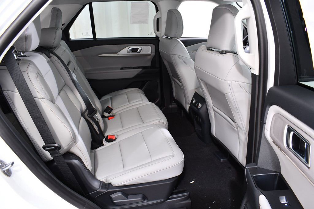 New 2025 Ford Explorer Active w/ Active Comfort Package image 19