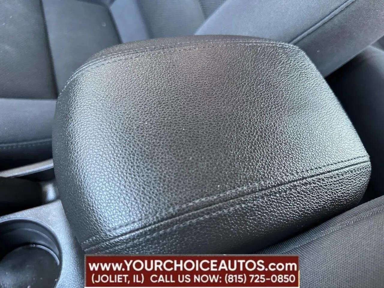 Used 2016 Chevrolet Cruze LT w/ Technology Package image 12