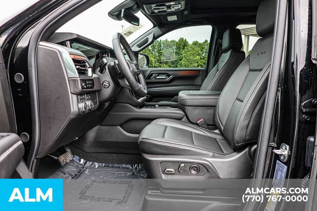 Used 2026 GMC Yukon XL Denali w/ Sun & Power Step Package AWD/4WD image 18