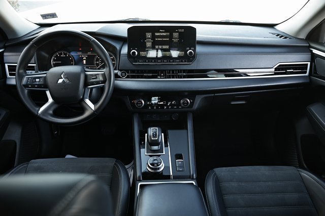 Used 2024 Mitsubishi Outlander SE image 24