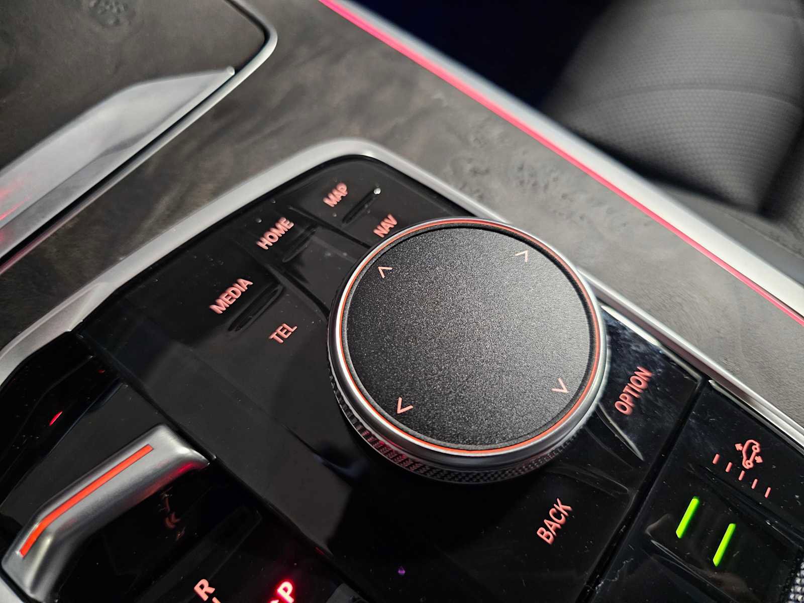 Used 2026 BMW X7 xDrive40i w/ M Sport Package AWD/4WD image 25