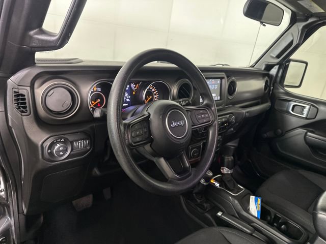 Used 2022 Jeep Gladiator Sport w/ Trailer Tow Package AWD/4WD image 13