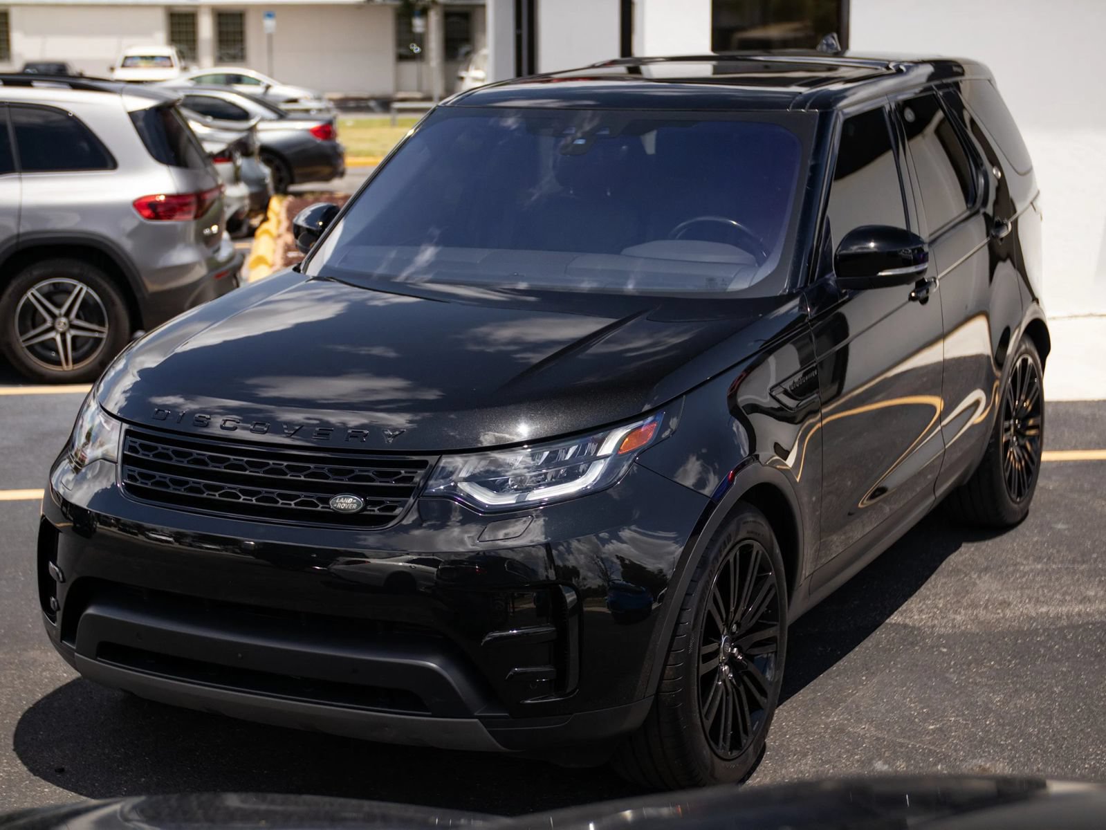 Used 2018 Land Rover Discovery HSE AWD/4WD image 7