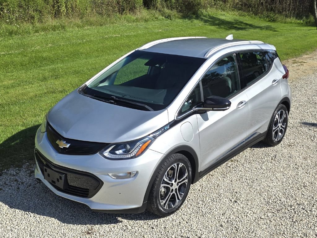 Used 2018 Chevrolet Bolt Premier w/ Driver Confidence II Package FWD image 1