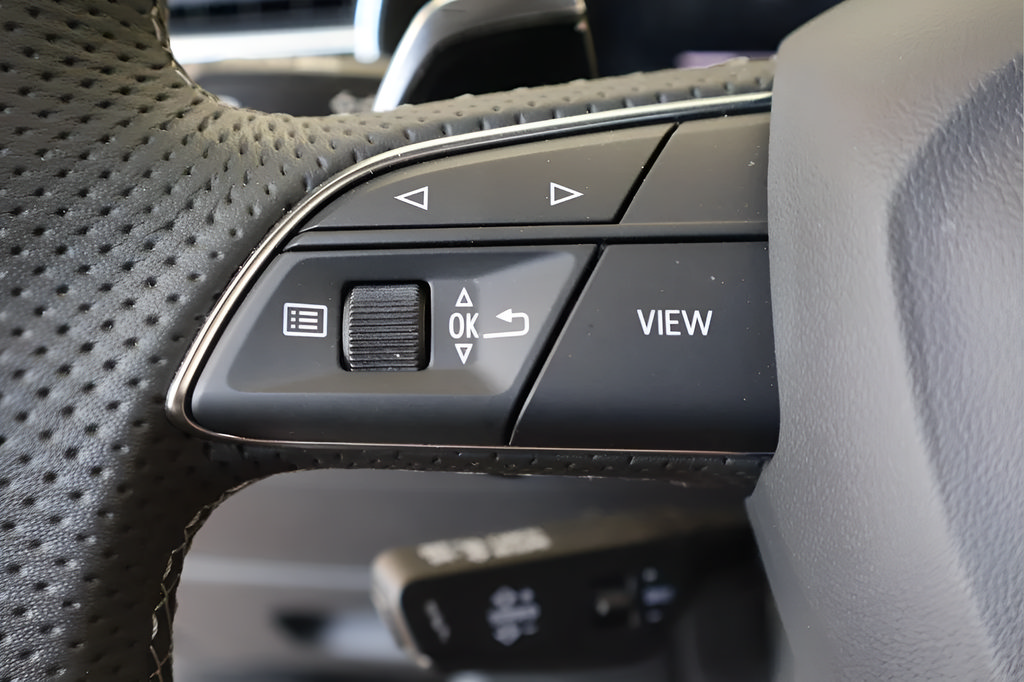 Used 2024 Audi RS Q8 AWD/4WD image 24
