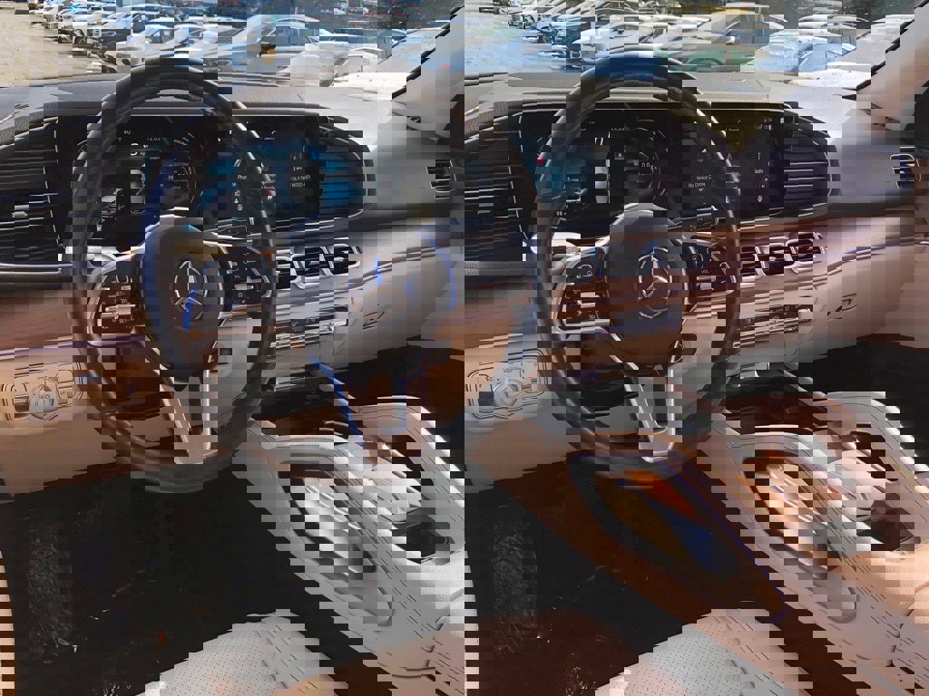 Used 2022 Mercedes-Benz GLE 350 4MATIC w/ Premium Package image 16