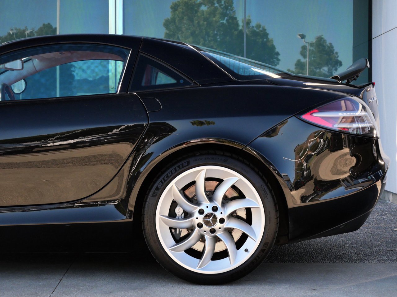 Used 2006 Mercedes-Benz SLR image 10