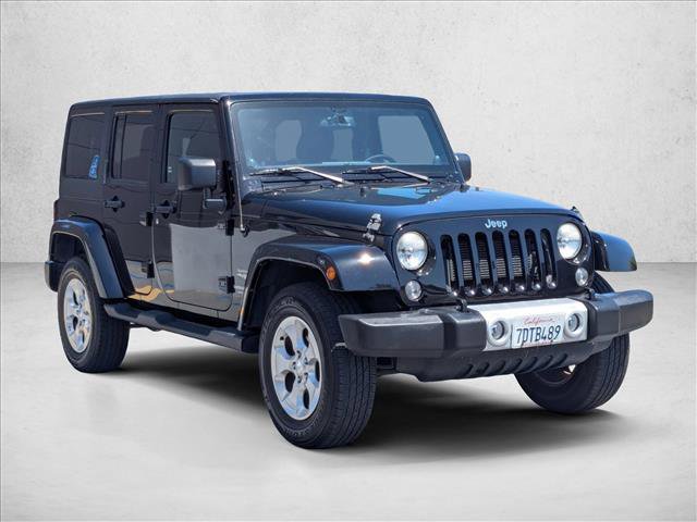 Used 2014 Jeep Wrangler Unlimited Sahara w/ Connectivity Group AWD/4WD image 3