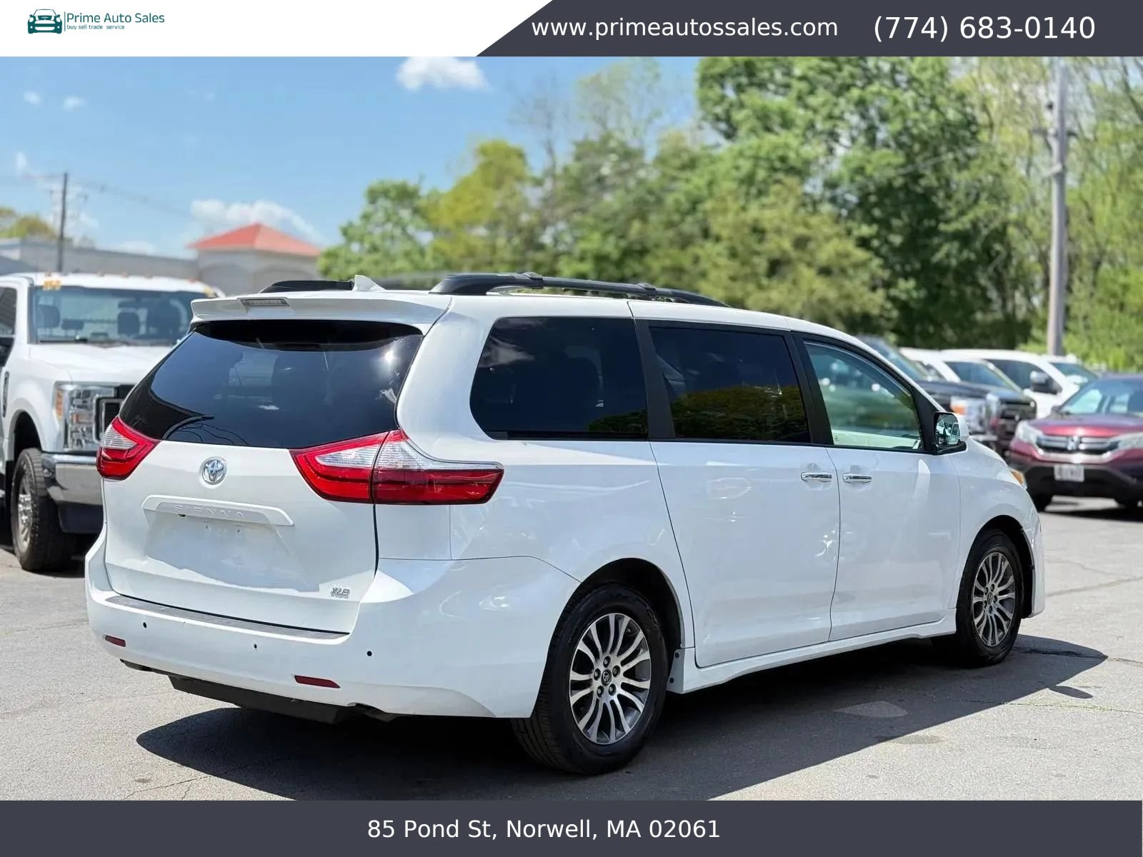 Used 2019 Toyota Sienna XLE w/ XLE Navigation Package FWD image 7