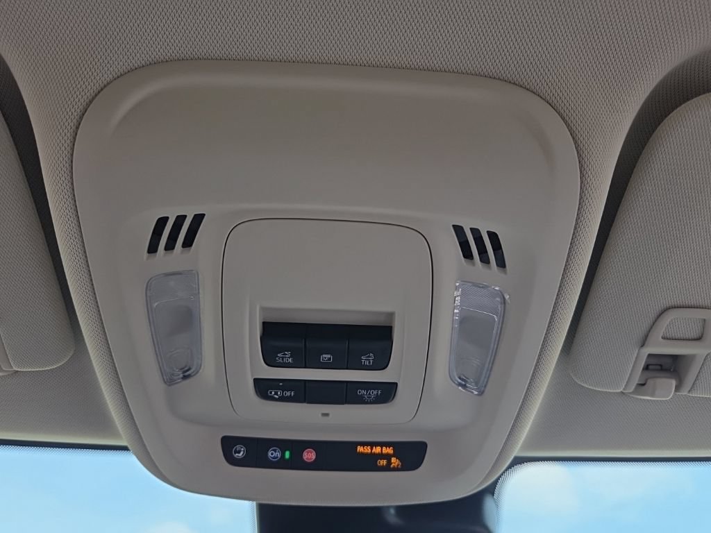 Used 2023 Buick Envision Essence w/ Sport Touring Package AWD/4WD image 34