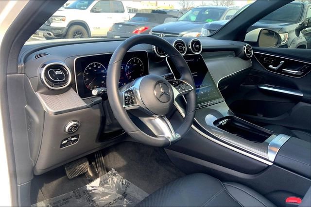 Used 2025 Mercedes-Benz GLC 300 4MATIC image 14