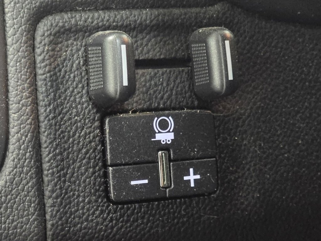 Used 2019 Chevrolet Colorado LT w/ LT Convenience Package image 7