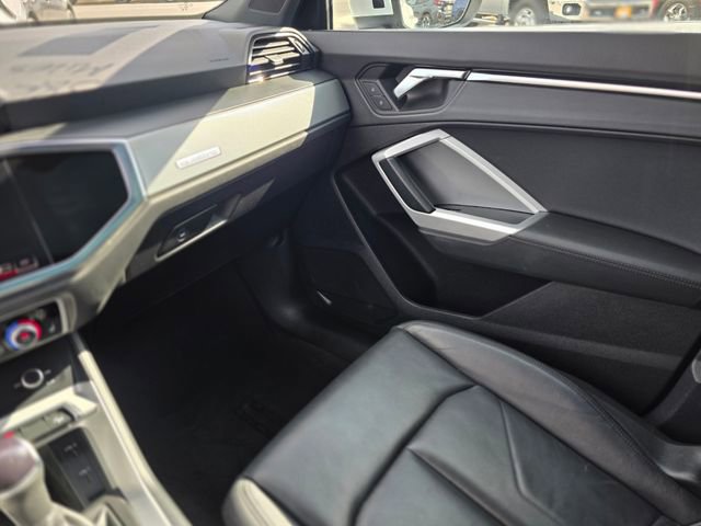 Used 2023 Audi Q3 2.0T Premium image 40
