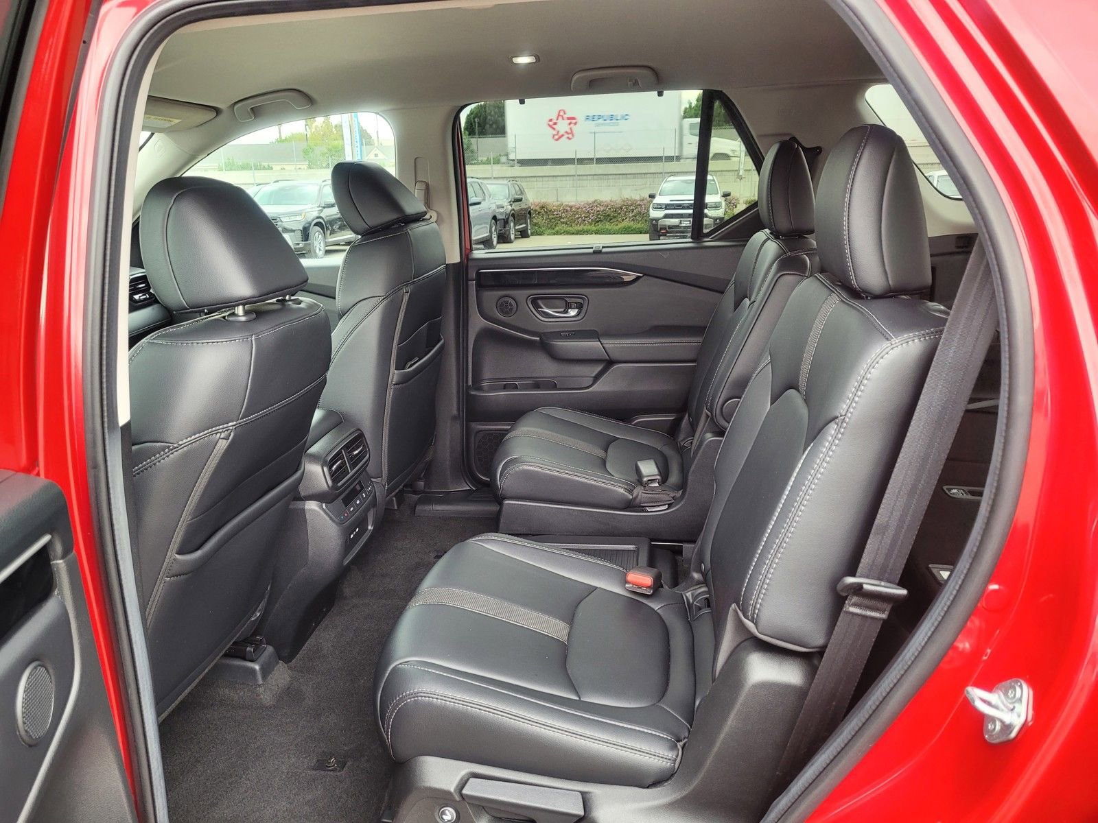 Certified 2024 Honda Pilot EX-L image 12