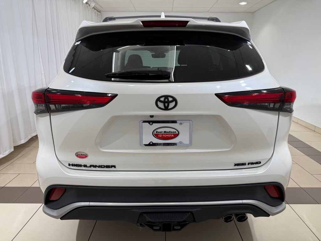 Certified 2021 Toyota Highlander XSE AWD/4WD image 4
