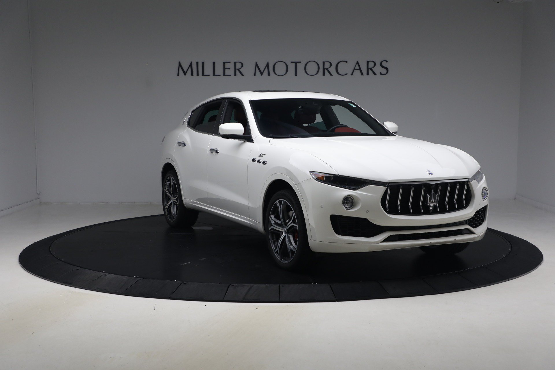Certified 2023 Maserati Levante GT AWD/4WD image 11