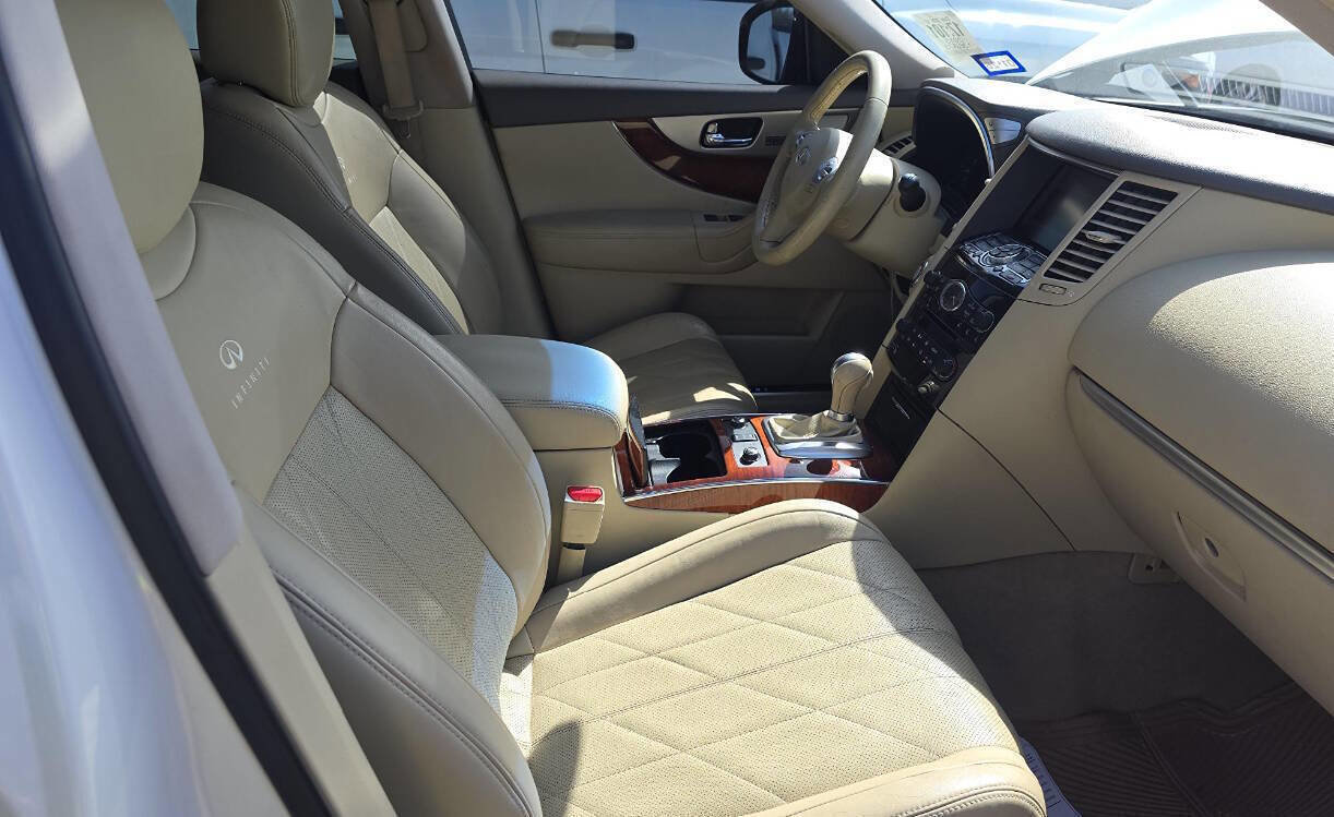 Used 2013 INFINITI FX37 2WD w/ Premium Pkg image 5