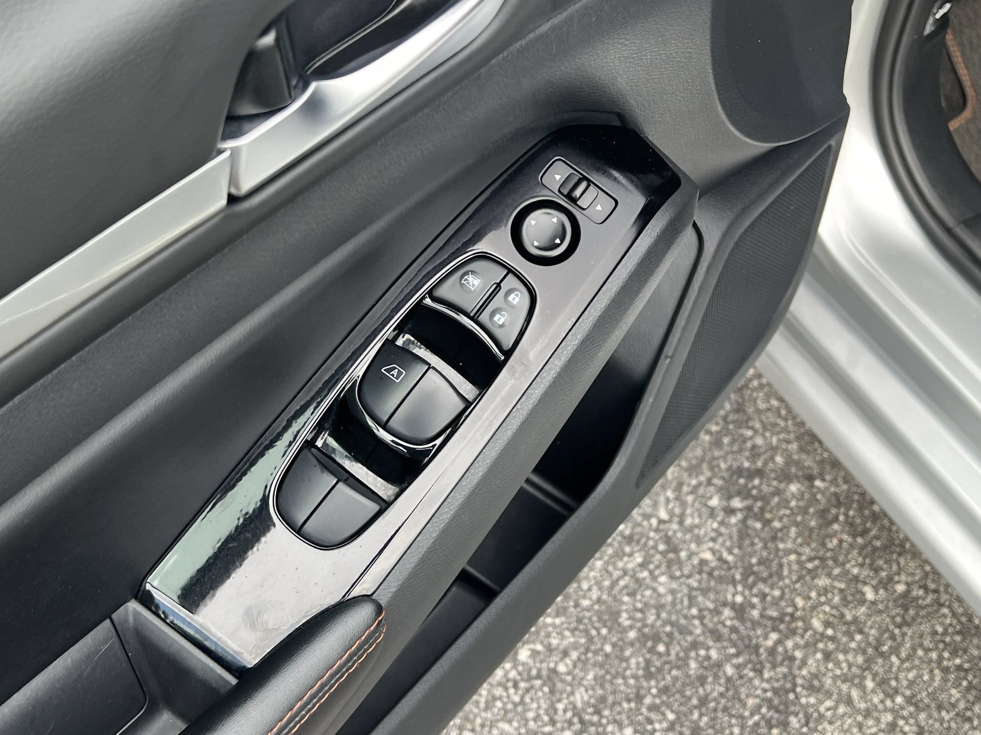 Used 2024 Nissan Altima 2.5 SR FWD image 15