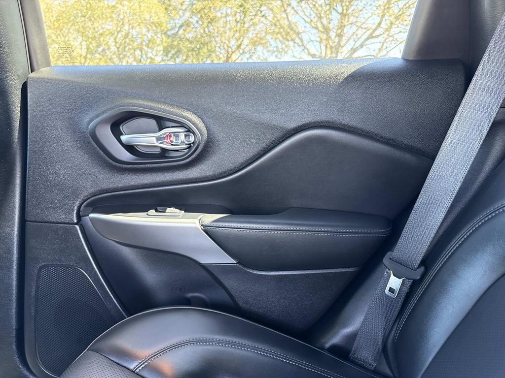 Used 2021 Jeep Cherokee High Altitude image 15