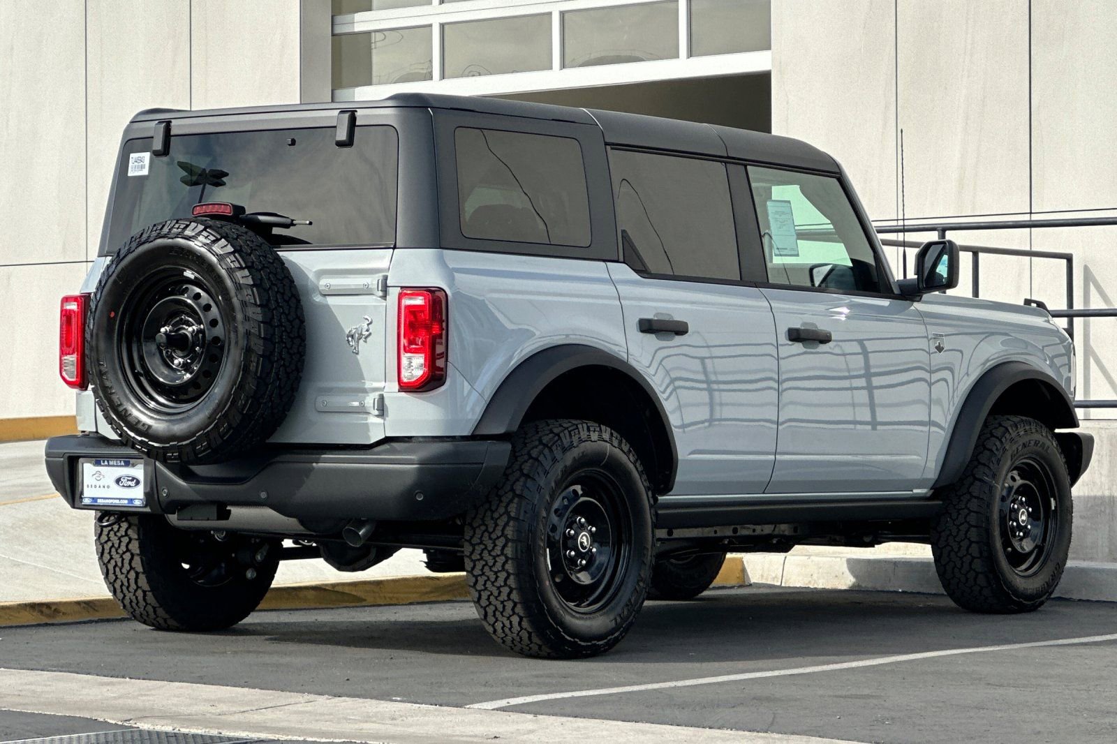 New 2026 Ford Bronco Big Bend w/ Black Diamond Package image 3