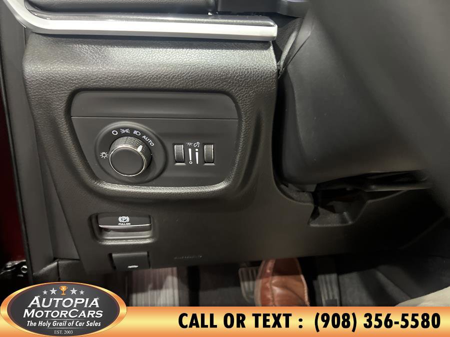 Used 2022 Jeep Grand Cherokee L Laredo w/ Luxury Tech Group I AWD/4WD image 24