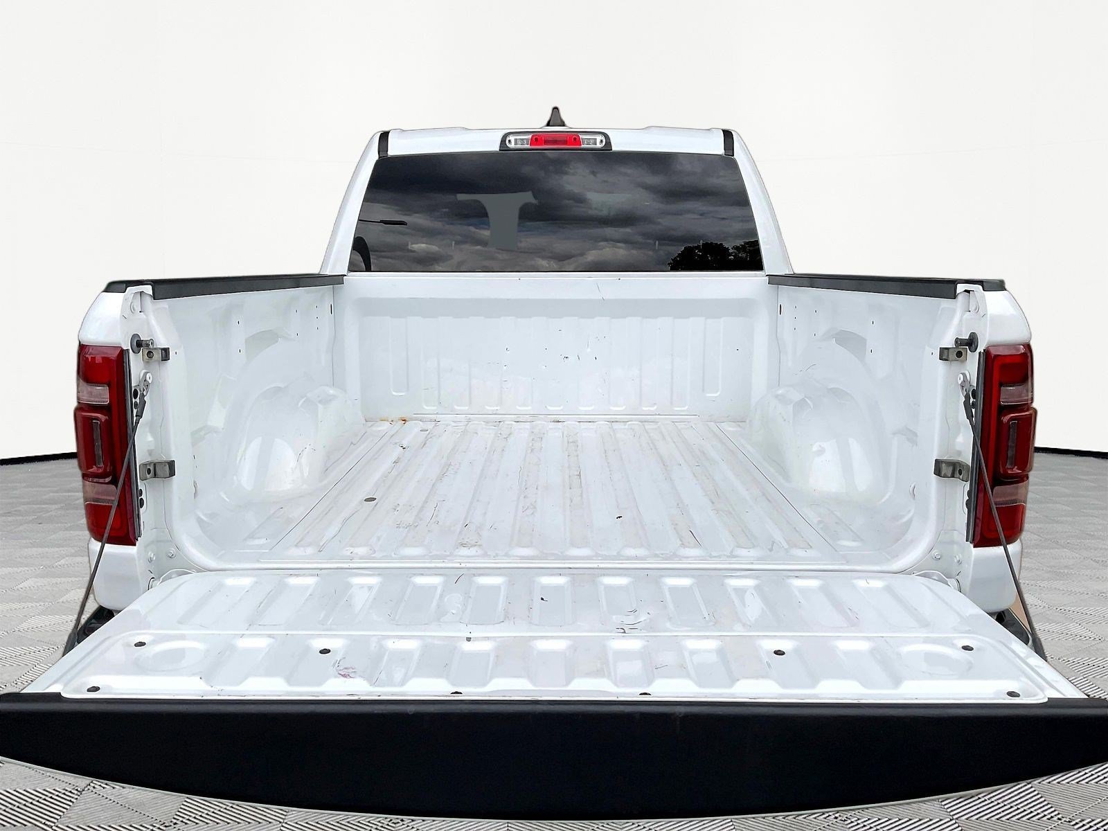 Used 2023 RAM 1500 Laramie AWD/4WD image 7