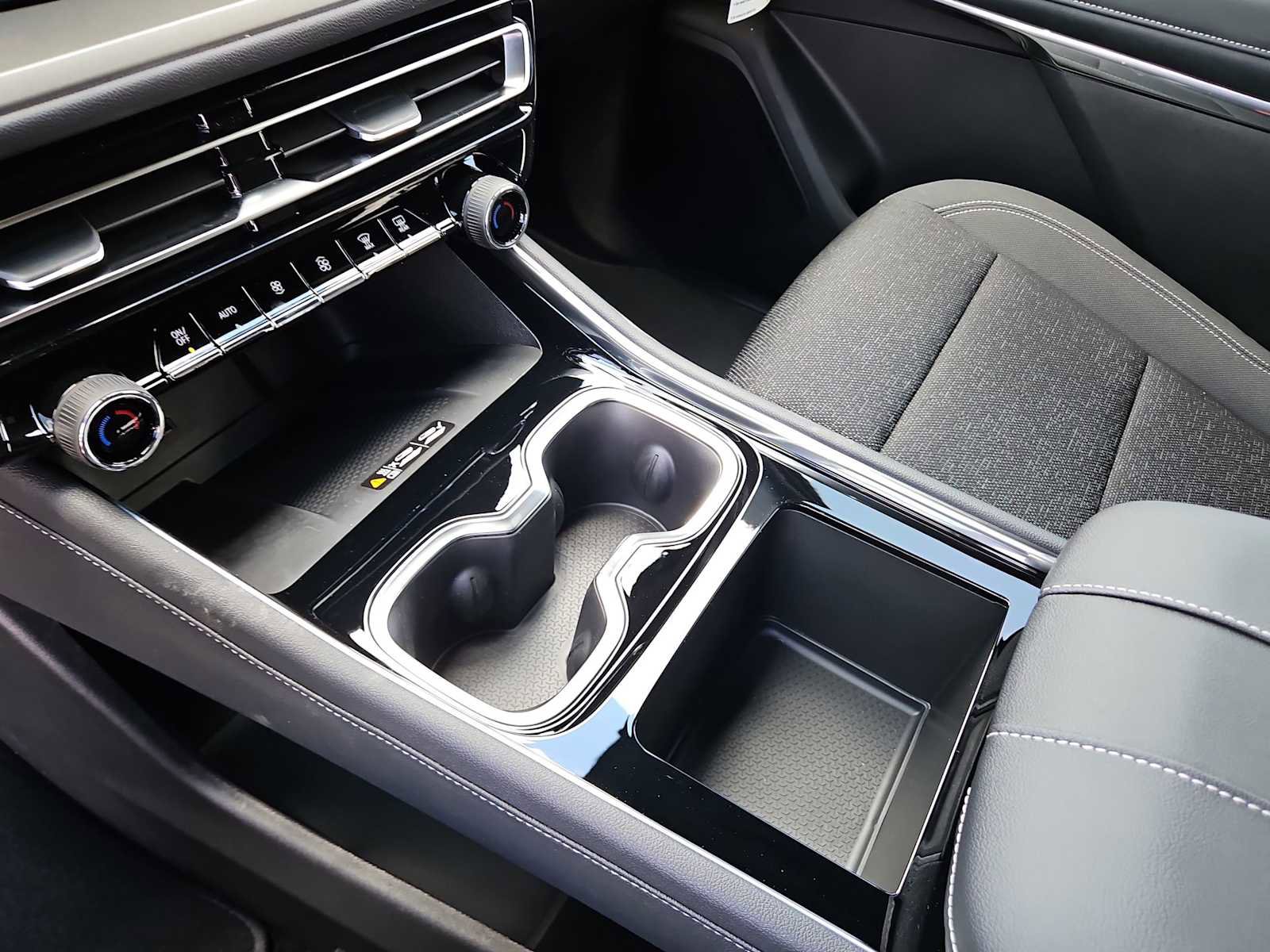 New 2026 Chevrolet Traverse LT w/ Driver Confidence Package image 20