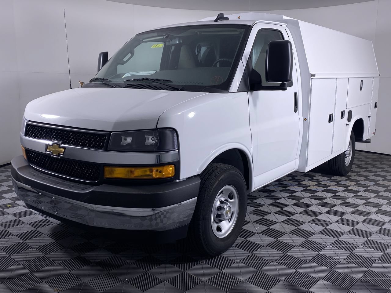 New 2025 Chevrolet Express 3500 w/ Power Convenience Package RWD image 29