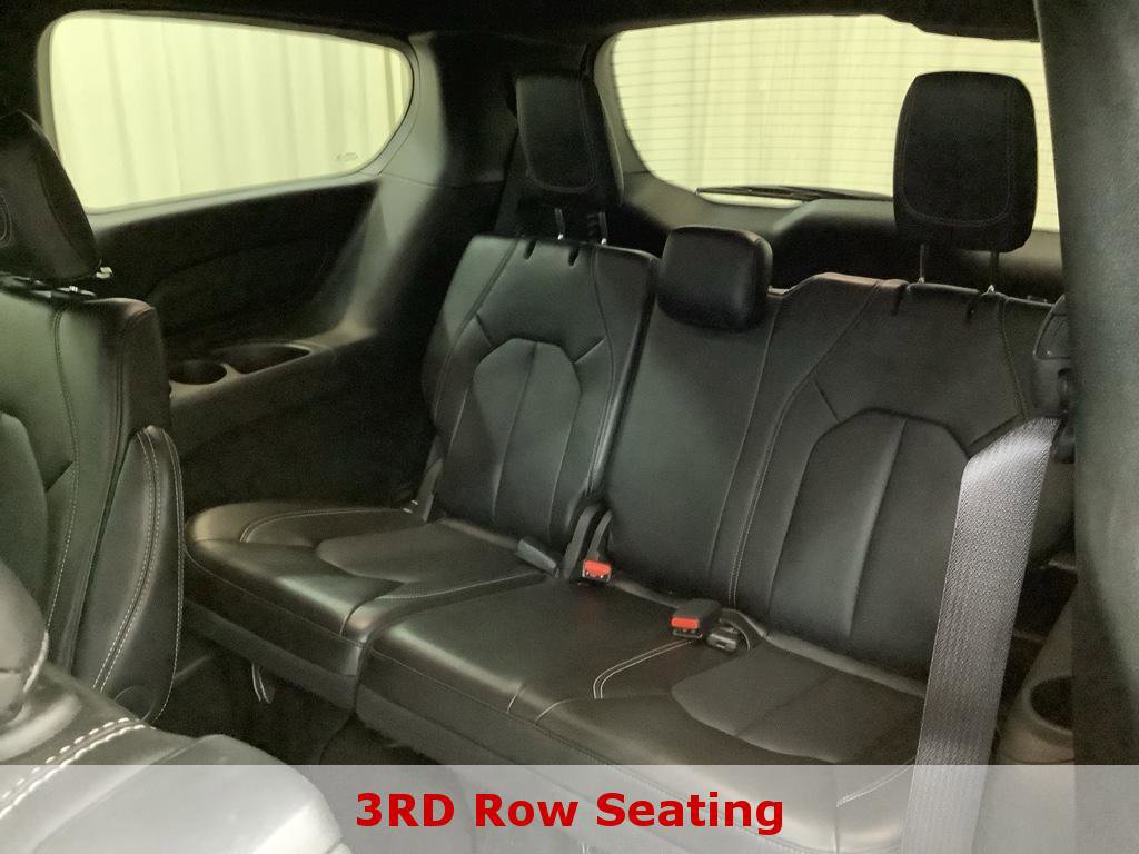Used 2025 Chrysler Pacifica Select image 24