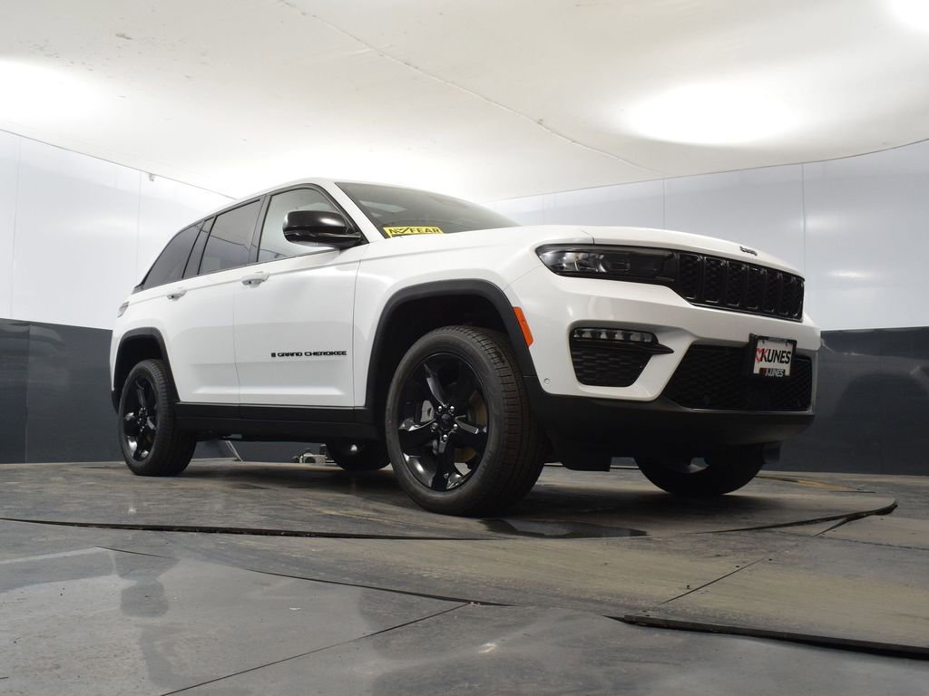 Used 2025 Jeep Grand Cherokee Limited w/ Luxury Tech Group II image 51