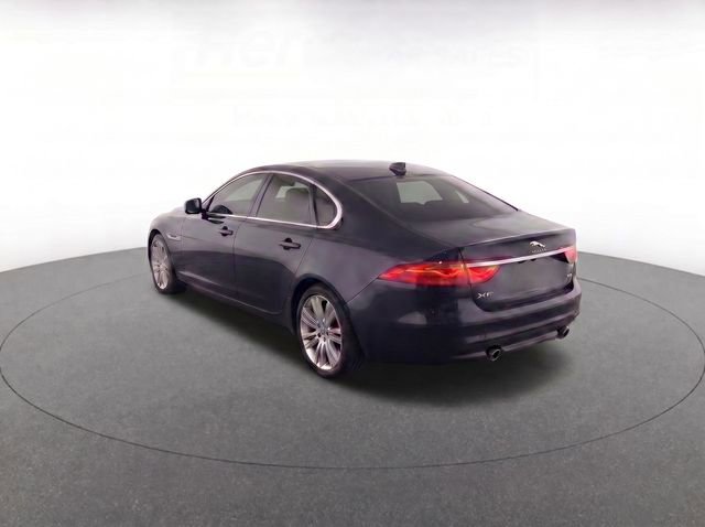Used 2016 Jaguar XF Prestige RWD image 7
