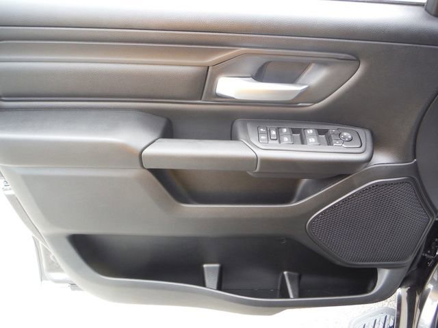 New 2026 RAM 1500 Express AWD/4WD image 19
