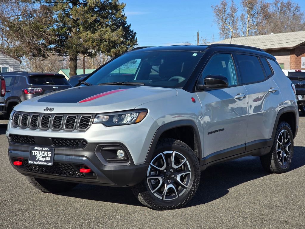 Used 2024 Jeep Compass Trailhawk image 1
