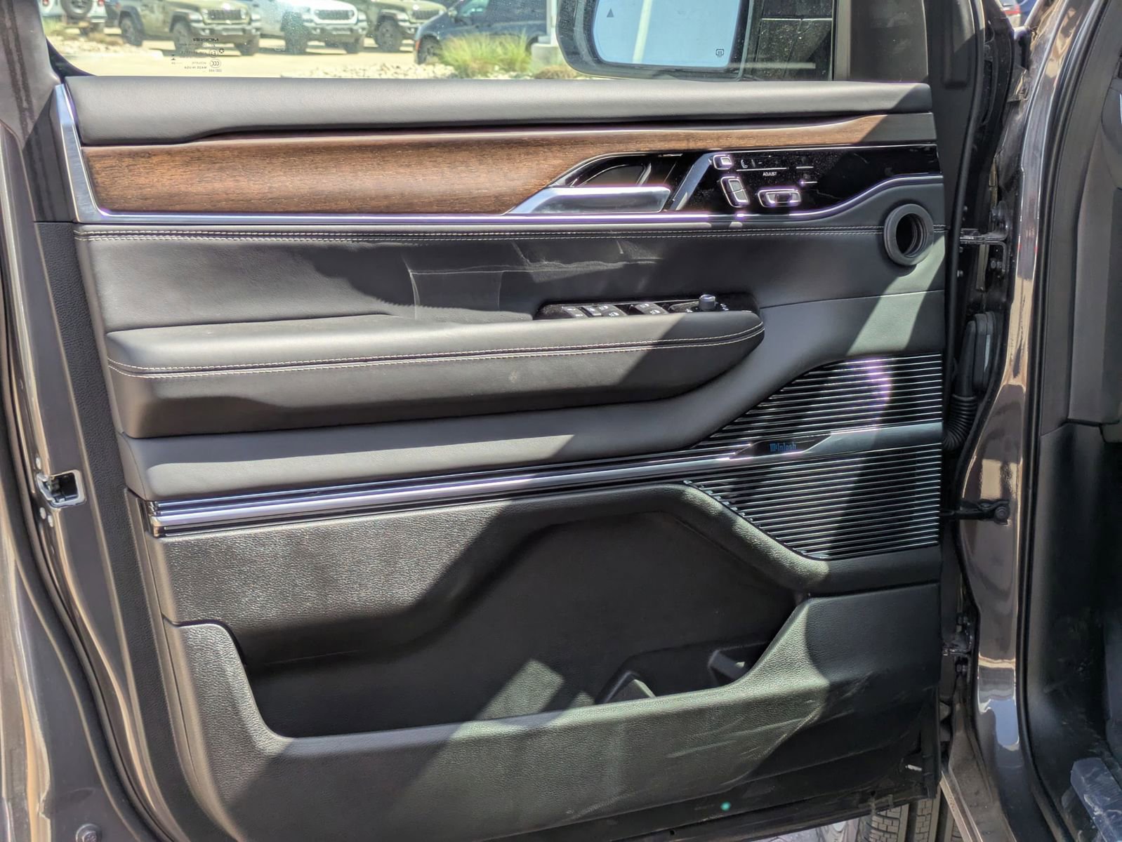 New 2024 Jeep Grand Wagoneer Series I image 11