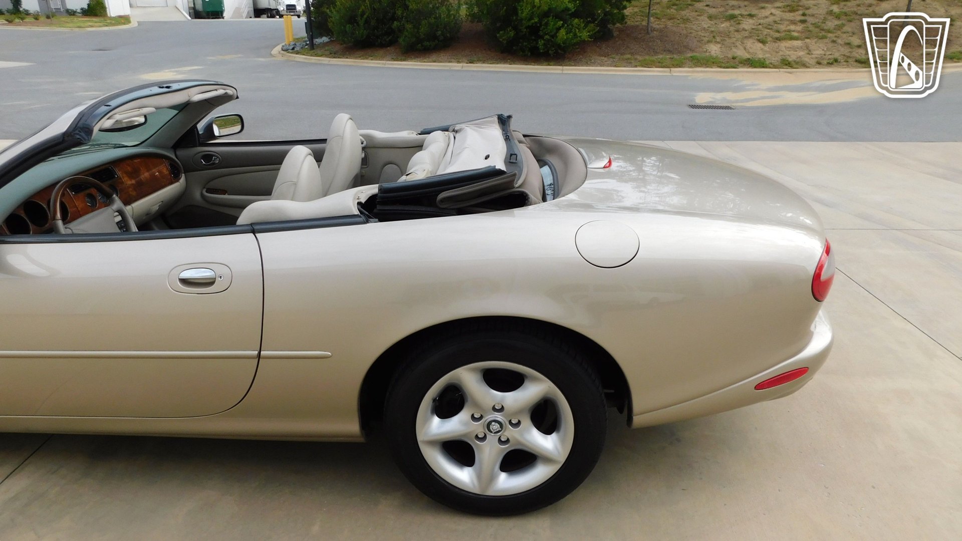 Used 2000 Jaguar XK8 Convertible RWD image 16