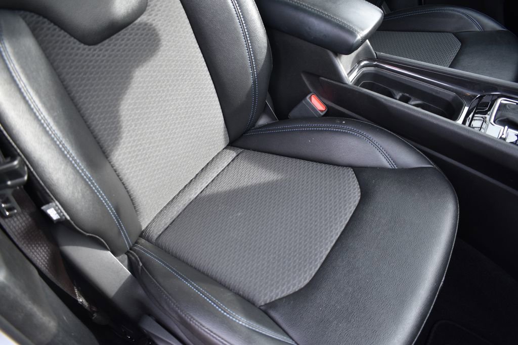 Used 2025 Jeep Compass Latitude image 22