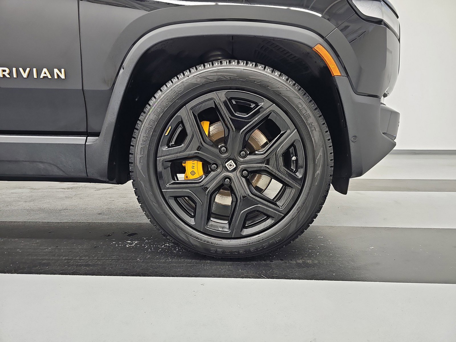 Used 2022 Rivian R1T Adventure AWD/4WD image 11