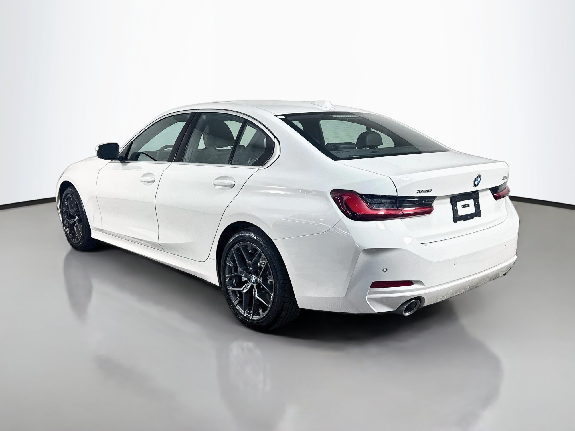 Used 2026 BMW 330i xDrive Sedan AWD/4WD image 7