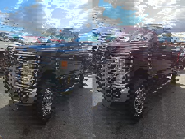 Used 2020 Ford F350 Lariat w/ Lariat Ultimate Package image 2