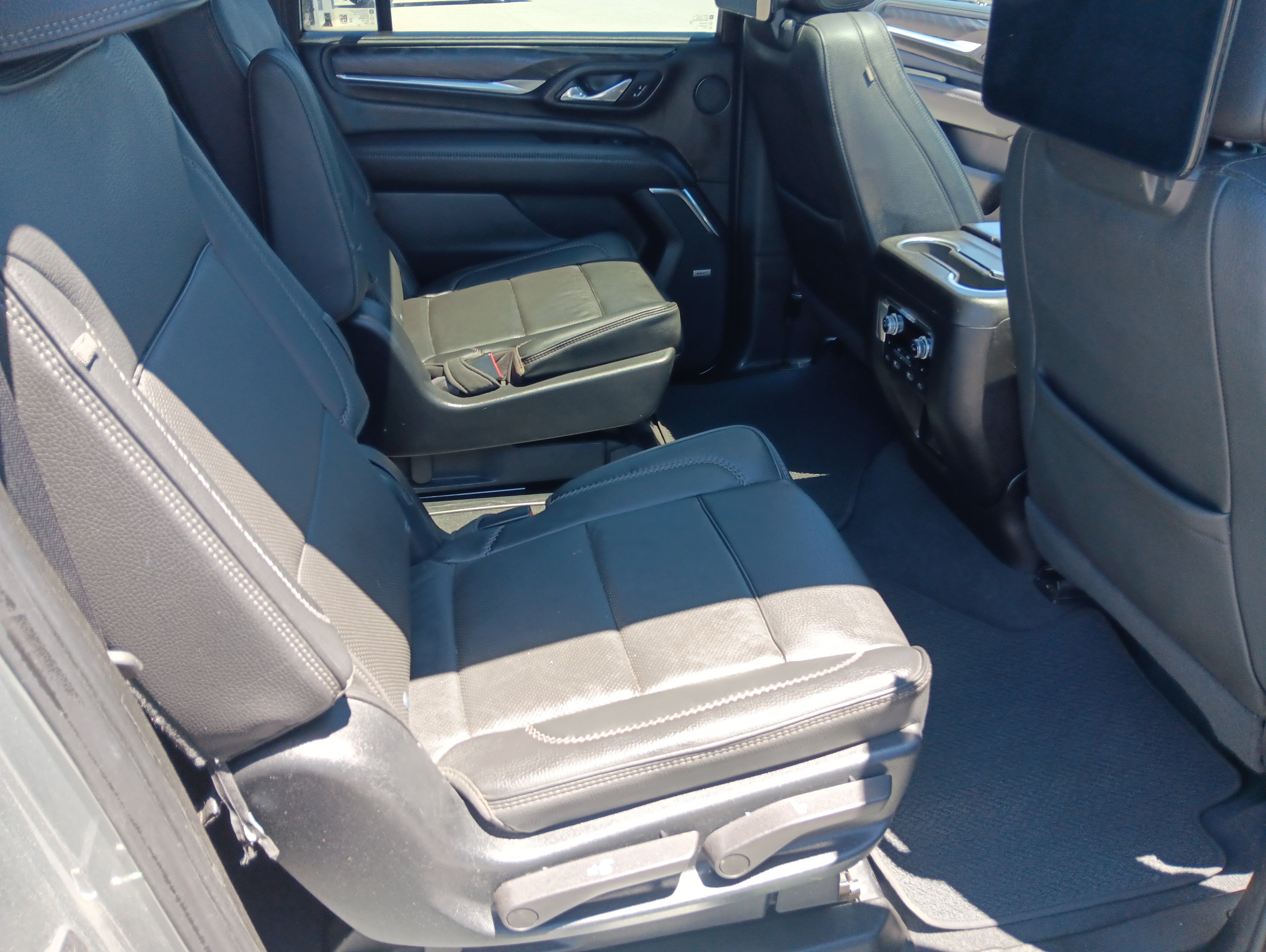 Used 2023 GMC Yukon XL Denali w/ Denali Reserve Package AWD/4WD image 20